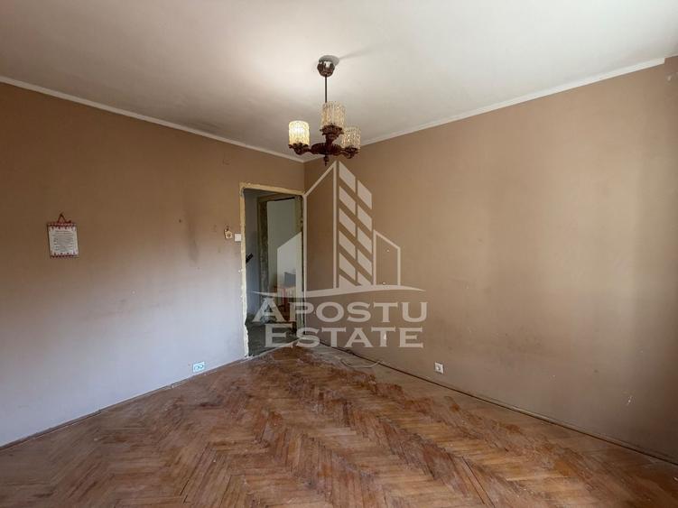 Apartament cu 2 camere decomandat în Lipovei