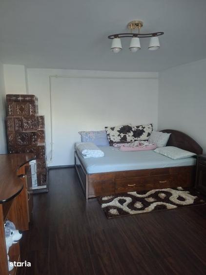 Casă cu 4 camere cu Teren 1000 Mp în Surani