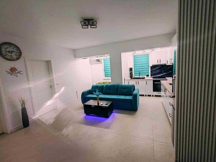 Apartament cu 2 camere decomandat în Calea București