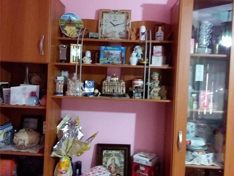 Casă individuală cu 7 camere cu Teren 750 Mp în Central