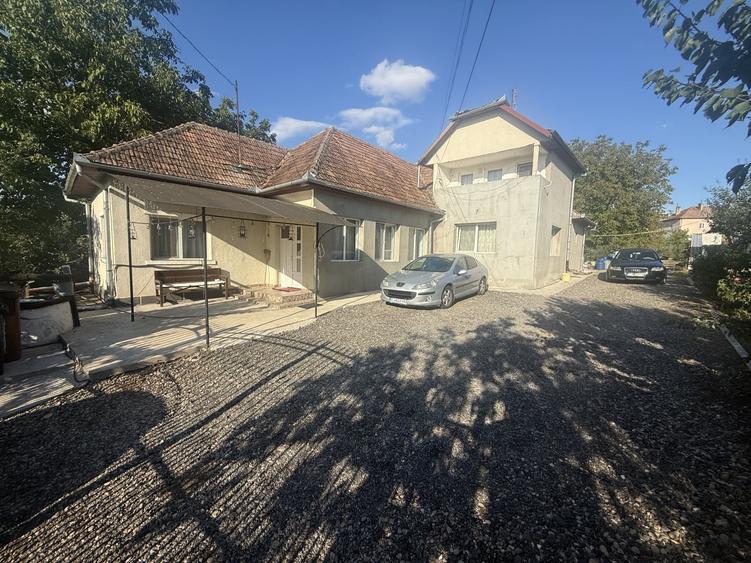 Casă individuală cu 5 camere cu Canalizare în Jucu de Sus