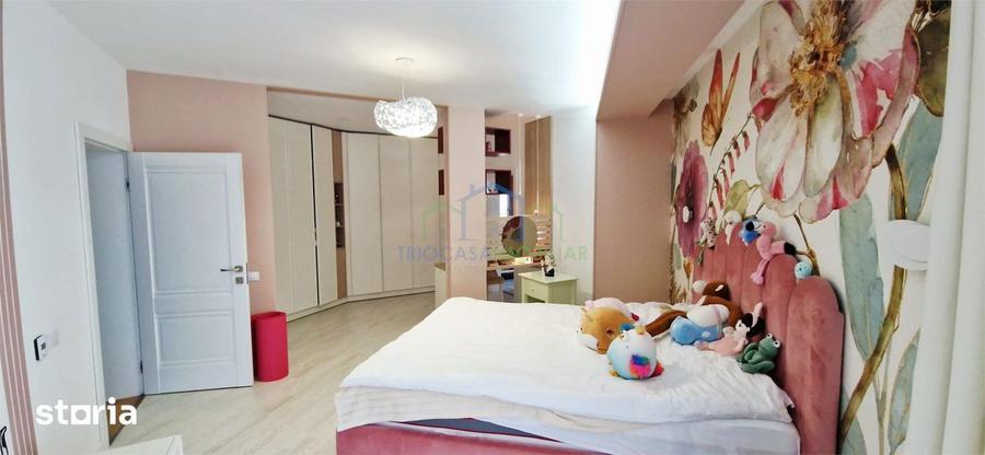 Casă cu 7 camere cu Canalizare în Central