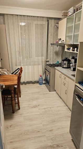 Apartament cu 4 camere nedecomandat în Central