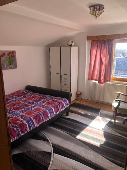 Casă individuală cu 5 camere cu Teren 350 Mp în Central