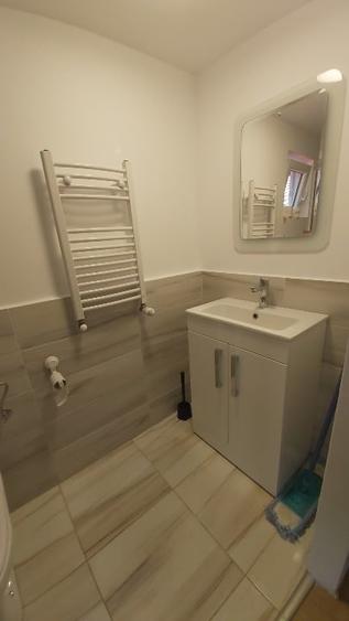 Casă individuală cu 5 camere cu Canalizare în Surani