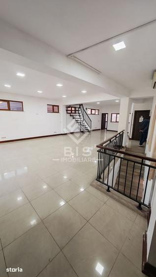 Spațiu comercial, de 90 mp, în Central