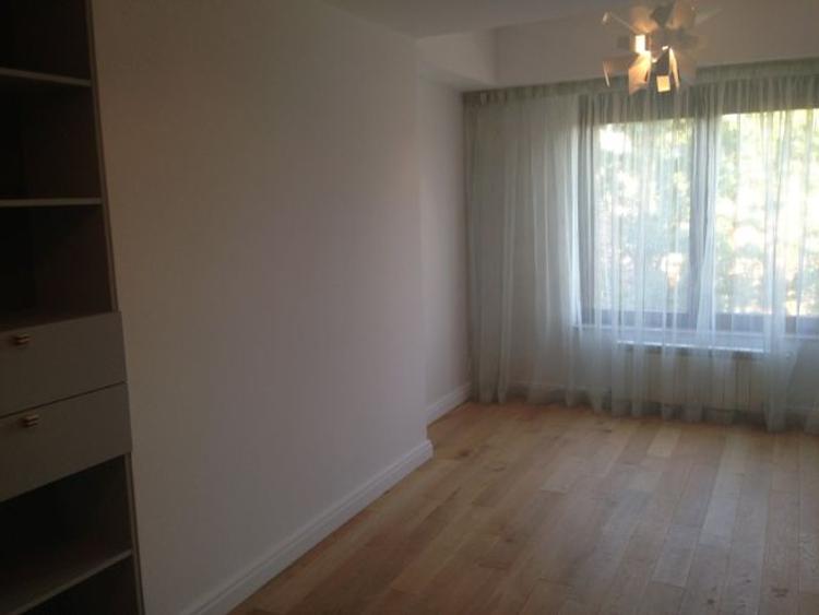Apartament cu 5 camere decomandat în Herăstrău