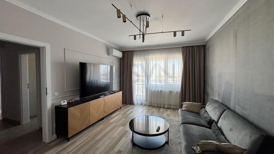 Apartament cu 4 camere decomandat, mobilat în Tineretului