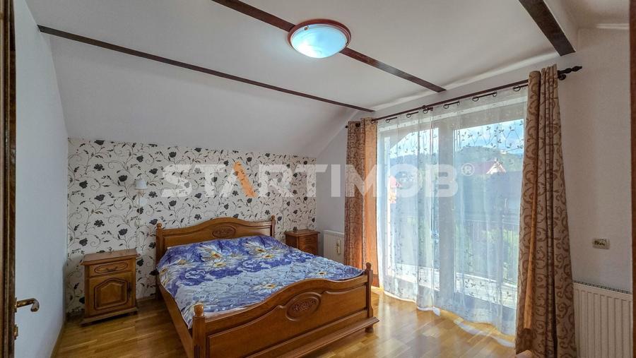 Casă individuală cu 6 camere cu Canalizare în Florilor