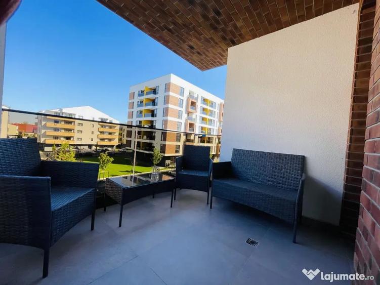 Apartament cu 3 camere semidecomandat în Florești