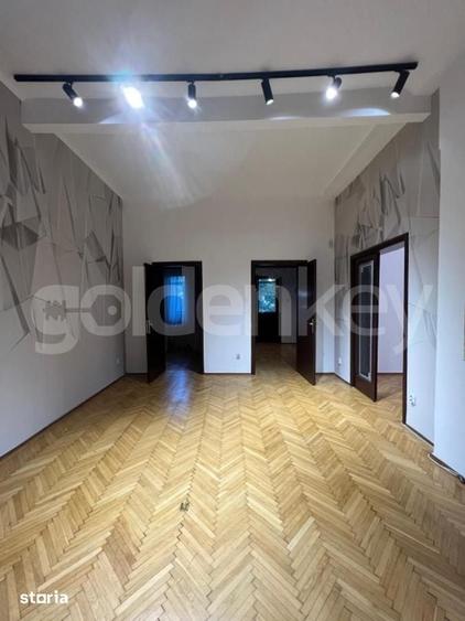 Apartament cu 4 camere în Primăverii