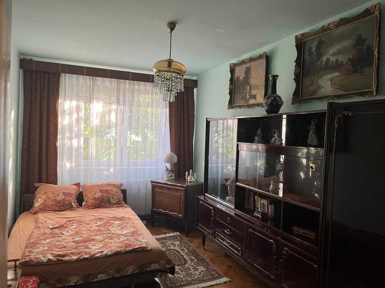 Apartament cu 3 camere decomandat în Central