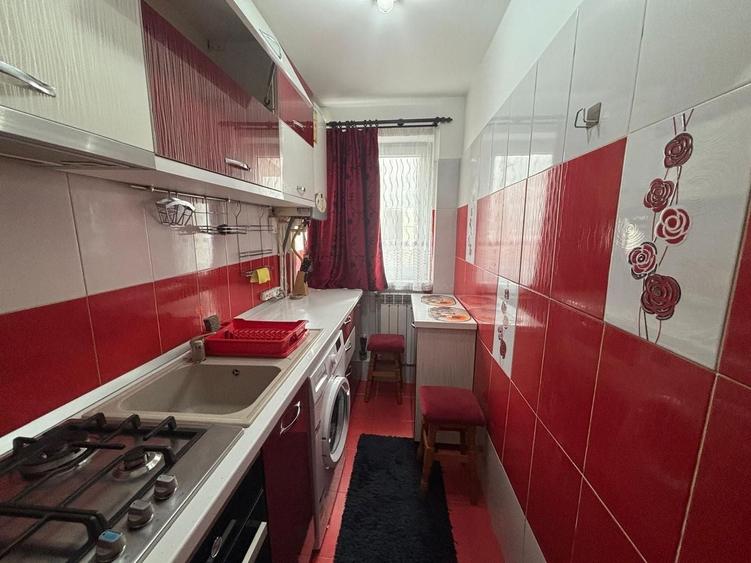 Apartament cu 2 camere semidecomandat, mobilat în George Enescu