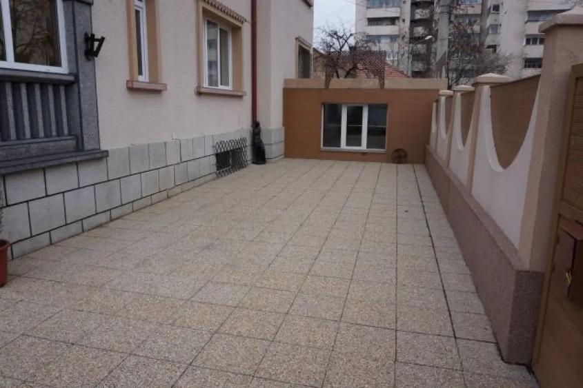 Casă individuală cu 4 camere cu Teren 610 Mp în Gheorgheni