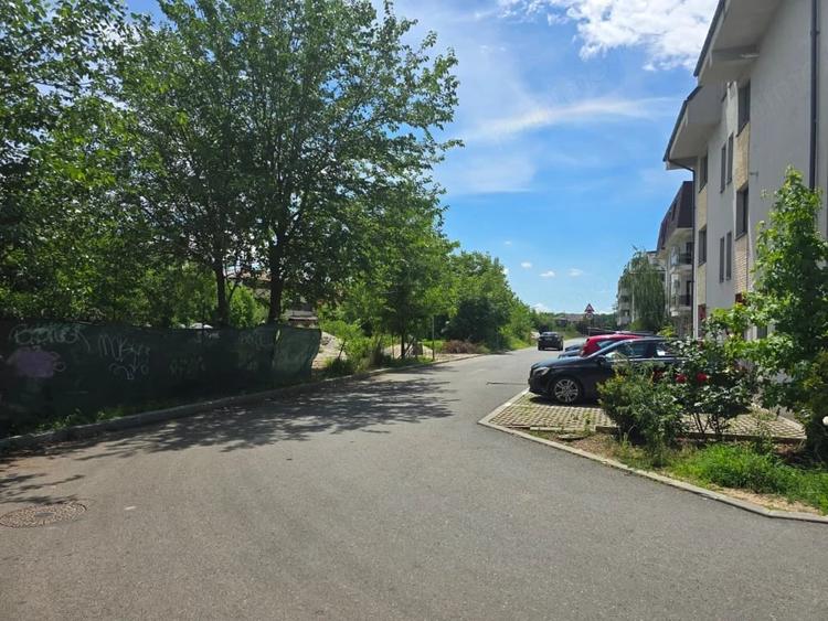 Teren de 4260 mp, în Ultracentral