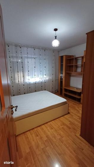 Apartament cu 2 camere semidecomandat în Craiovița Nouă