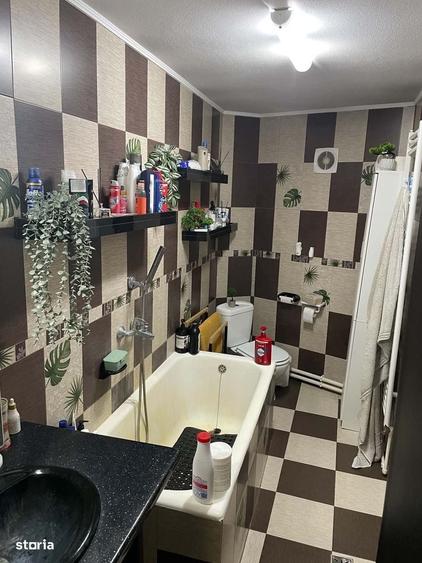 Casă cu 3 camere cu Teren 907 Mp în Roșiori