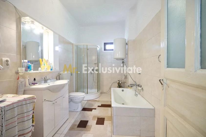 Casă cu 4 camere cu Teren 9915 Mp în Central