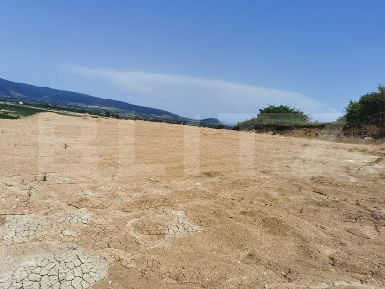 Teren Construcții intravilan de 750 mp, în Periferie