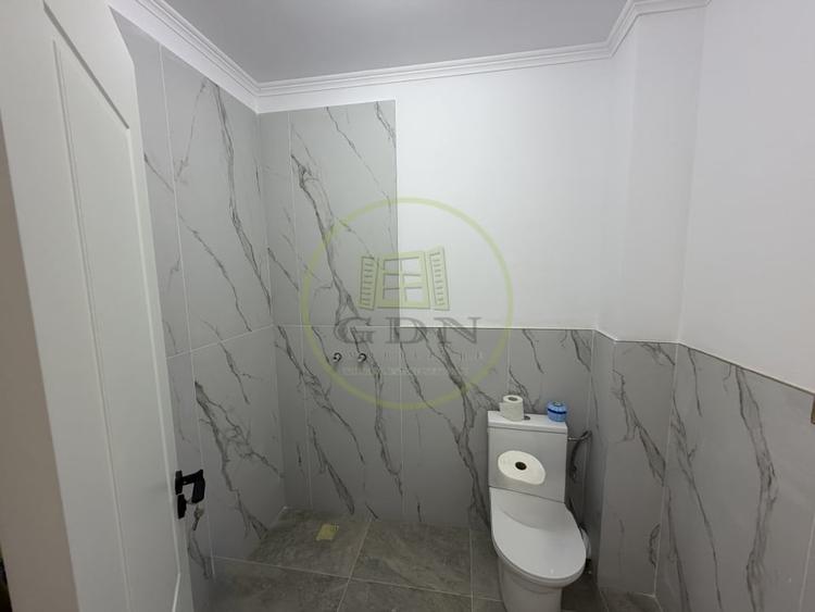 Casă individuală cu 5 camere cu Canalizare în Cârcea