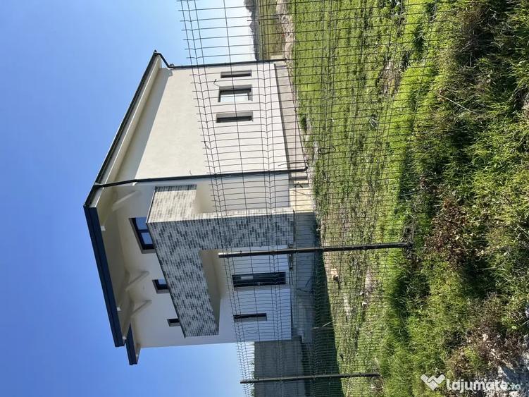 Casă cu 3 camere cu Teren 664 Mp în Vetiș