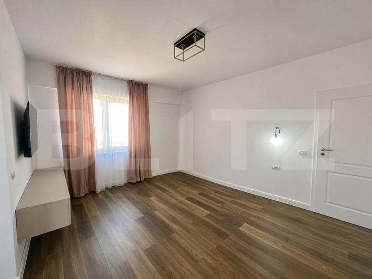 Apartament cu 3 camere semidecomandat, mobilat în Calea Severinului