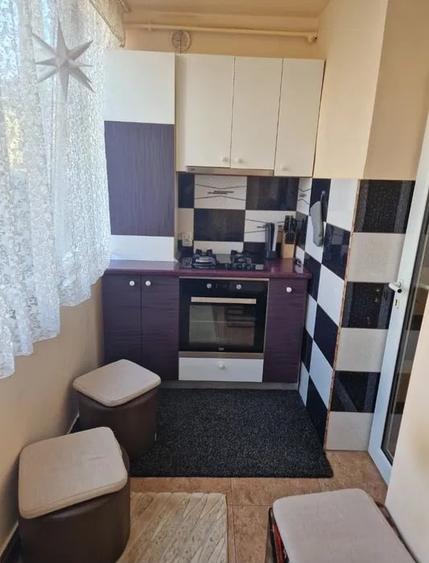 Apartament cu 3 camere semidecomandat, mobilat în Baciu