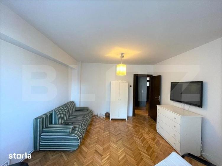 Apartament cu 3 camere decomandat în Central