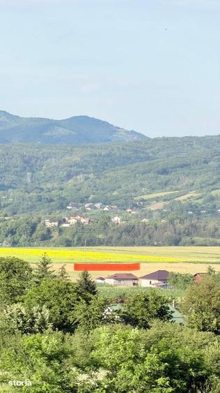 Teren de 1600 mp, în Podenii Noi