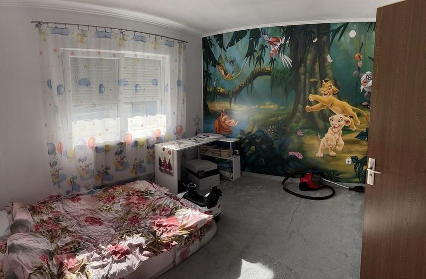 Apartament cu 3 camere decomandat în Spitalul Județean