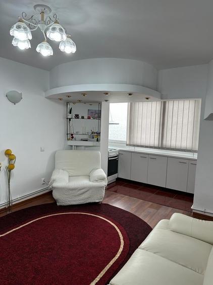Apartament cu 3 camere decomandat în Lacul Tei