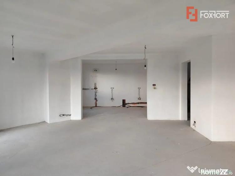 Casă cu 5 camere cu Teren 747 Mp în Sânandrei