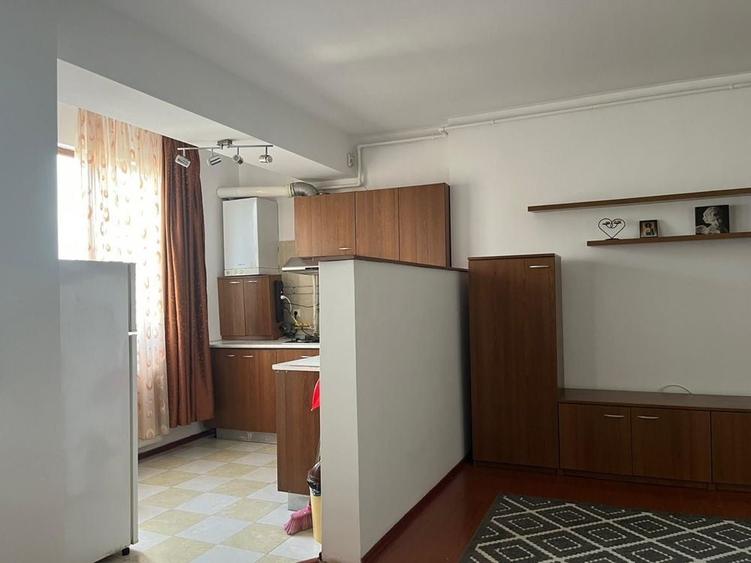 Apartament cu 2 camere decomandat în Vitan