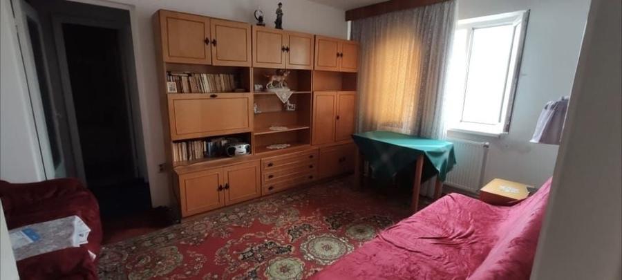 Apartament cu 2 camere semidecomandat în Obor