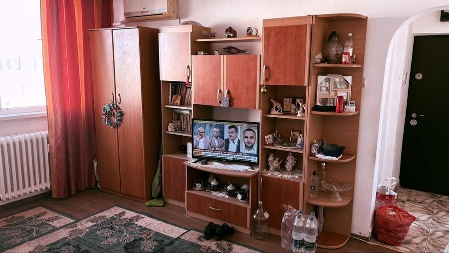 Apartament cu 4 camere semidecomandat, mobilat în Drumul Taberei