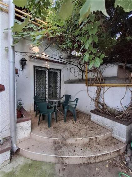 Casă cu 3 camere cu Teren 221 Mp în Central