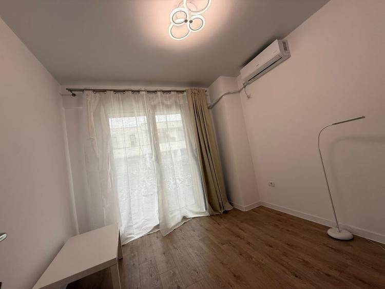 Apartament cu 3 camere semidecomandat, mobilat în Parcul Carol
