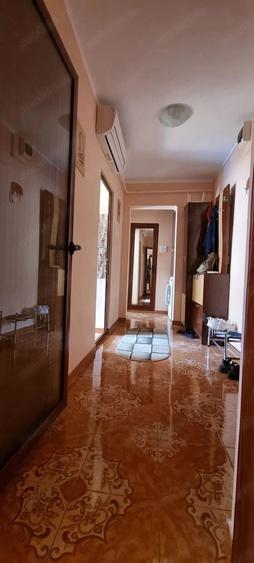 Apartament cu 2 camere decomandat în Micro 20