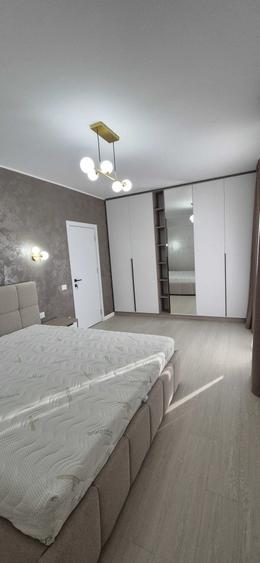 Apartament cu 3 camere decomandat în Exterior Vest
