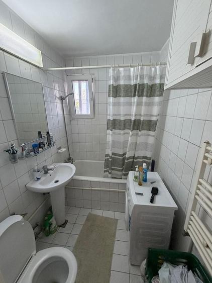 Apartament cu 3 camere semidecomandat, mobilat în Cotroceni