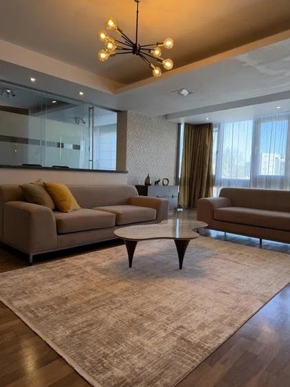 Apartament cu 3 camere decomandat, mobilat în Iancu Nicolae