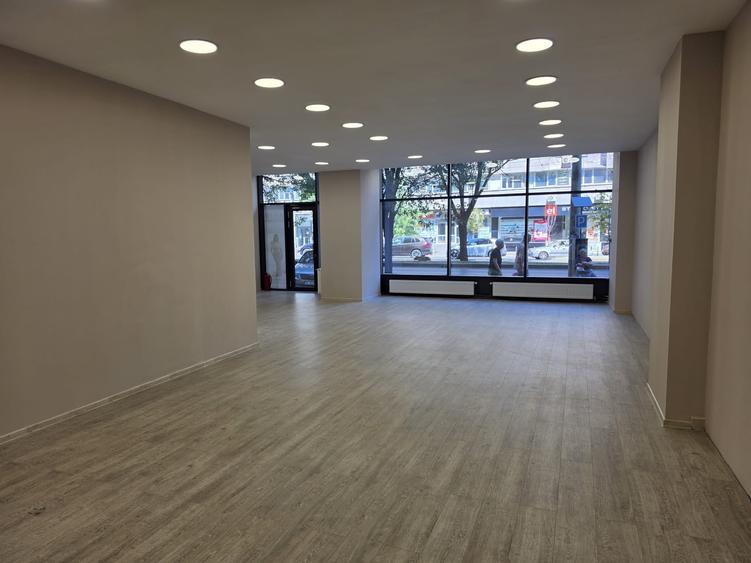 Spațiu comercial, de 102.55999755859 mp, în P-ța Victoriei