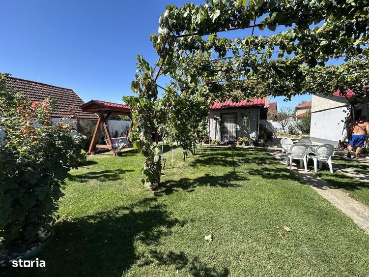 Casă cu 4 camere în Bodrogu Nou