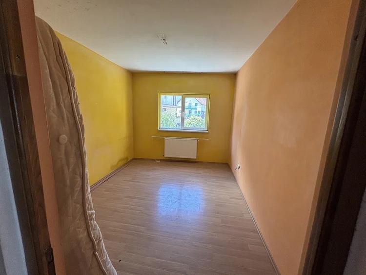 Apartament cu 3 camere semidecomandat în Mănăștur