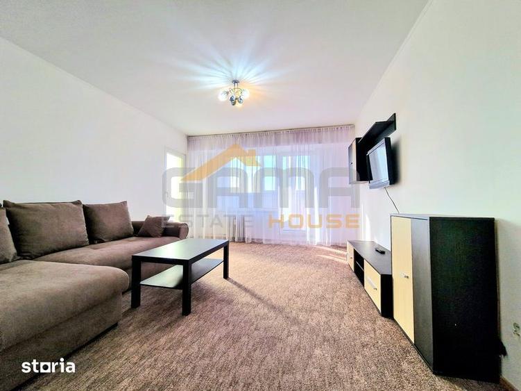 Apartament cu 3 camere decomandat în Polivalentă