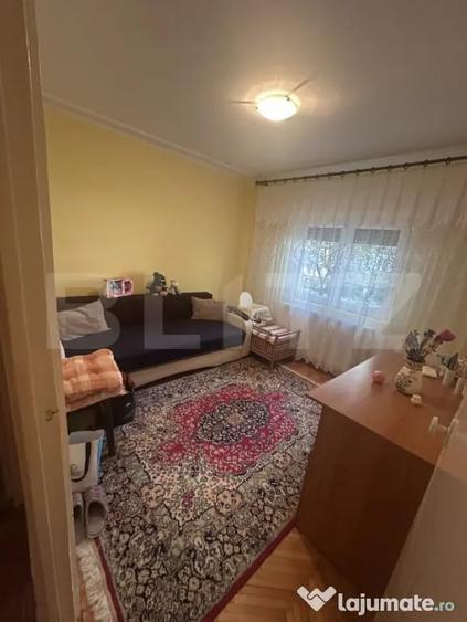 Apartament cu 3 camere decomandat, mobilat în Micro 16