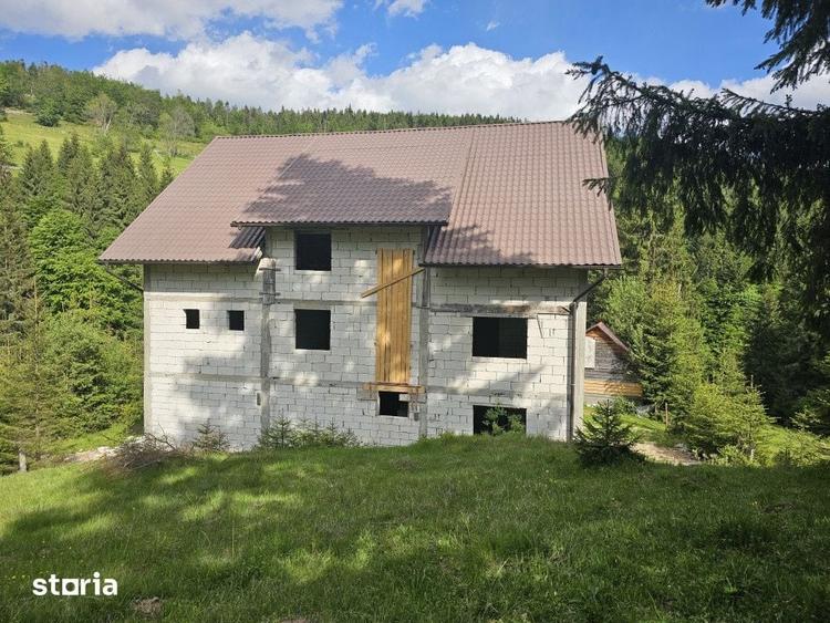 Casă cu Teren 2075 Mp în Arieșeni