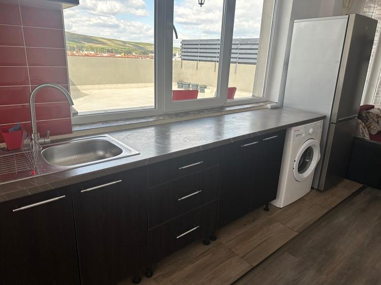 Apartament cu 2 camere semidecomandat în Florești