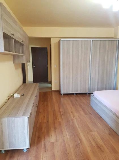 Garsonieră decomandată în 13 Septembrie