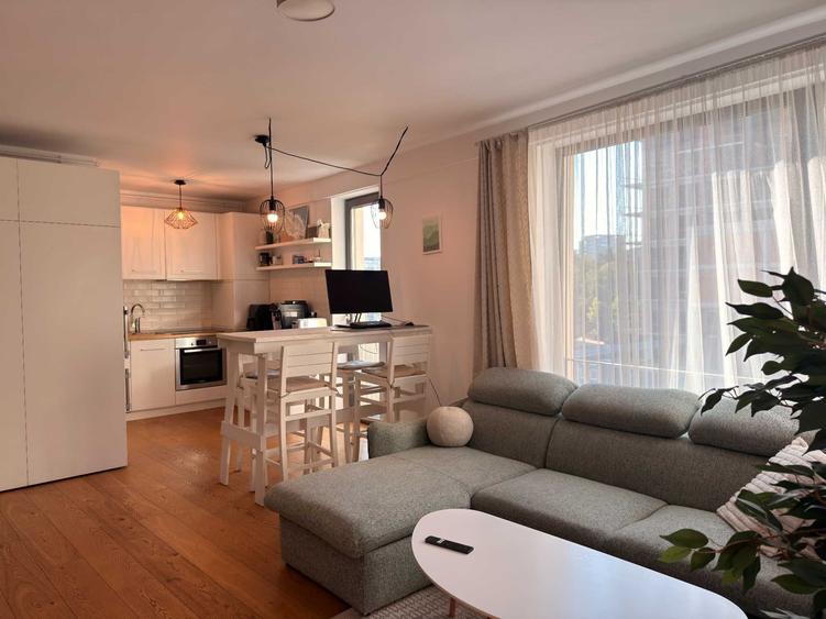 Apartament cu 2 camere semidecomandat în Vest